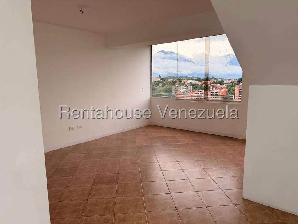 Apartamento en Las Esmeraldas, Caracas
