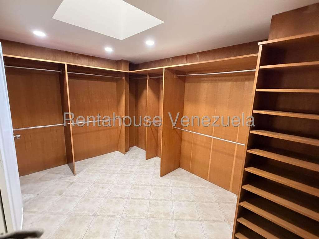Apartamento en Las Esmeraldas, Caracas