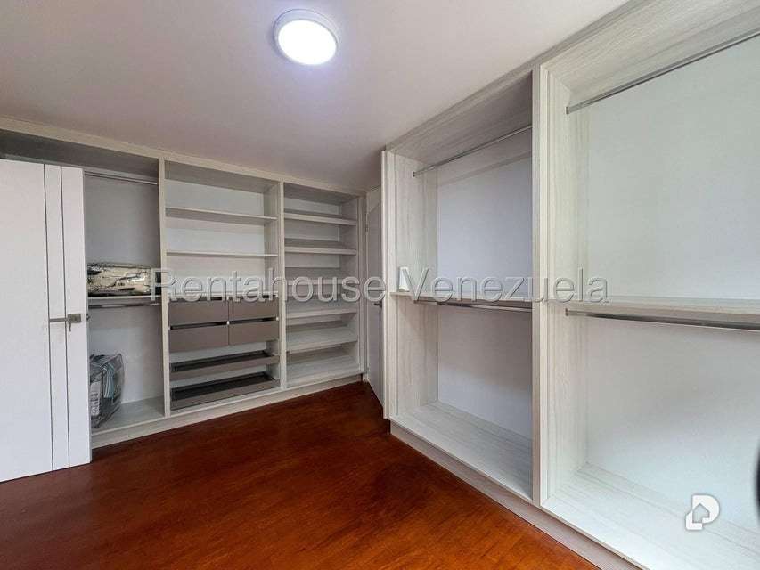 Apartamento en Cumbres de Curumo, Caracas – 12