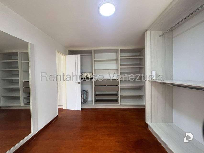 Apartamento en Cumbres de Curumo, Caracas – 11
