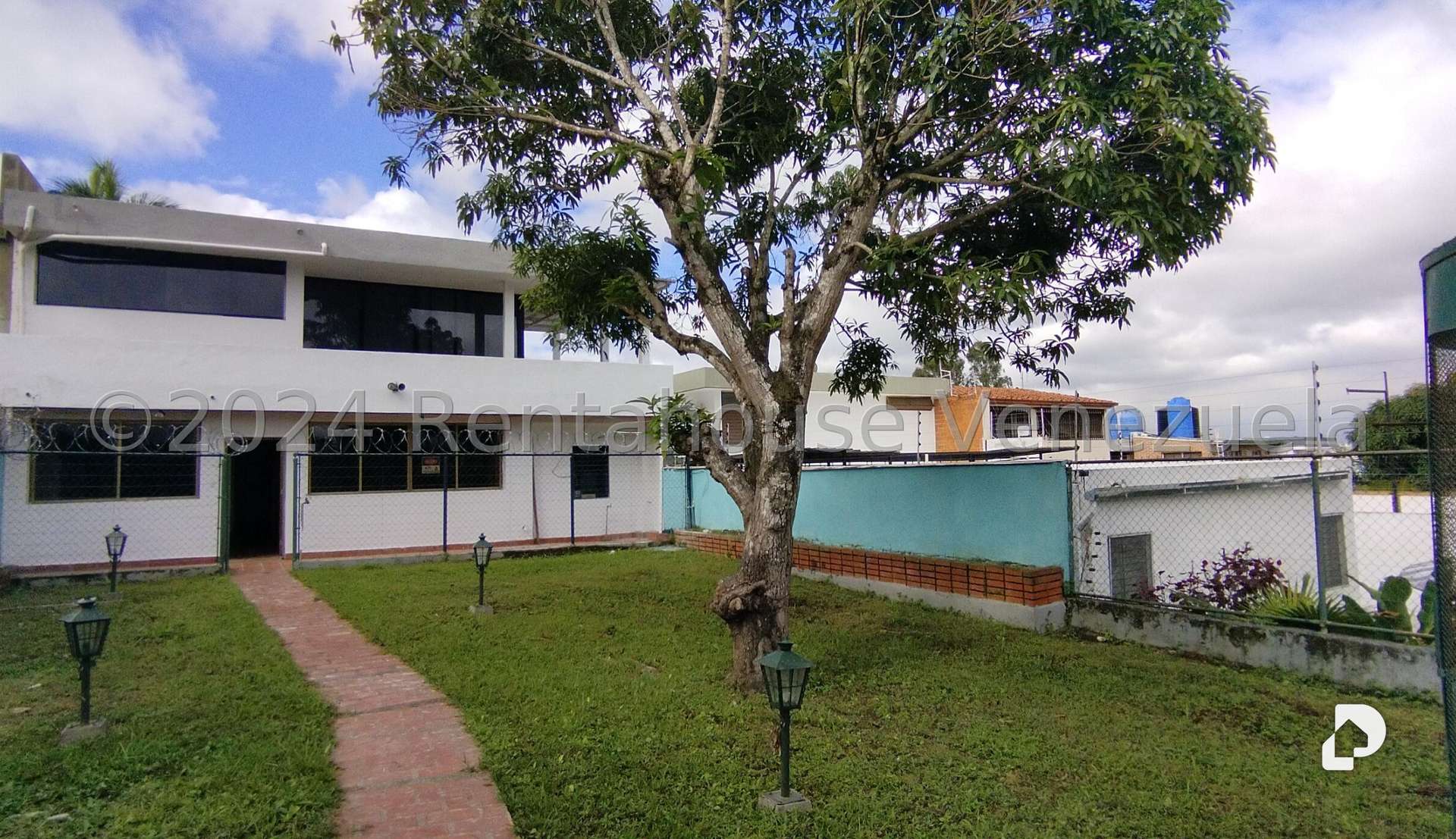 Casa en Los Pomelos, Caracas – 28