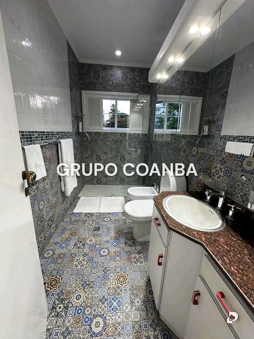Casa en Altamira, Caracas – 17