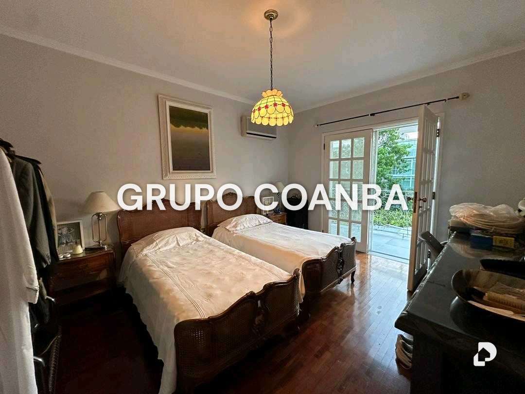 Casa en Altamira, Caracas – 13
