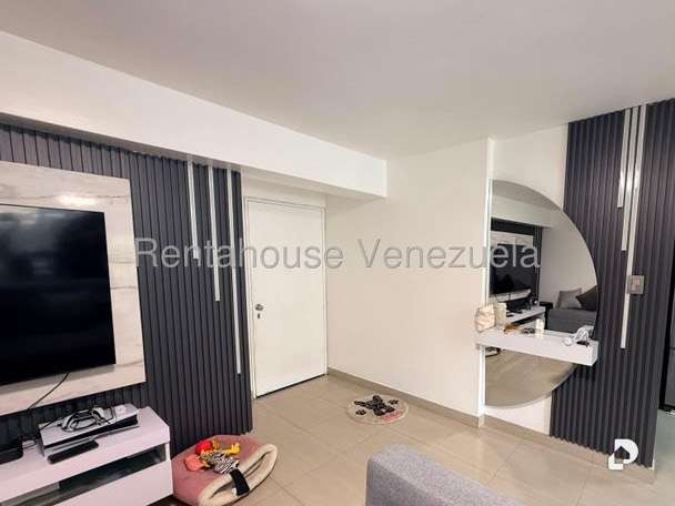 Apartamento en Urbanización Colinas de Los Chaguaramos, Caracas – 18