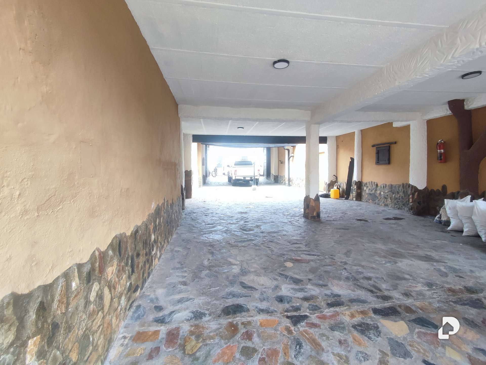Local comercial en El Hatillo, Caracas – 3