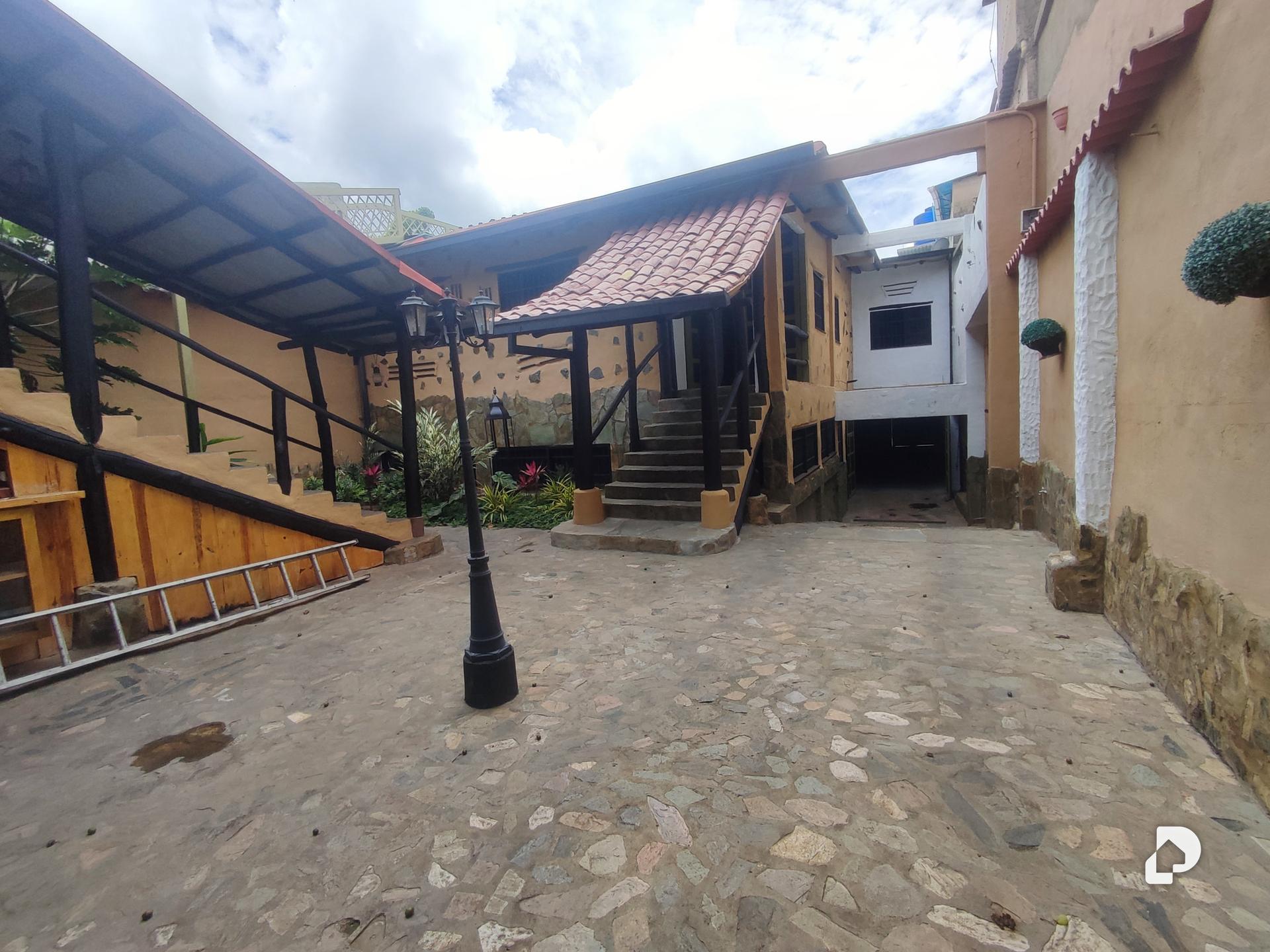 Local comercial en El Hatillo, Caracas – 2