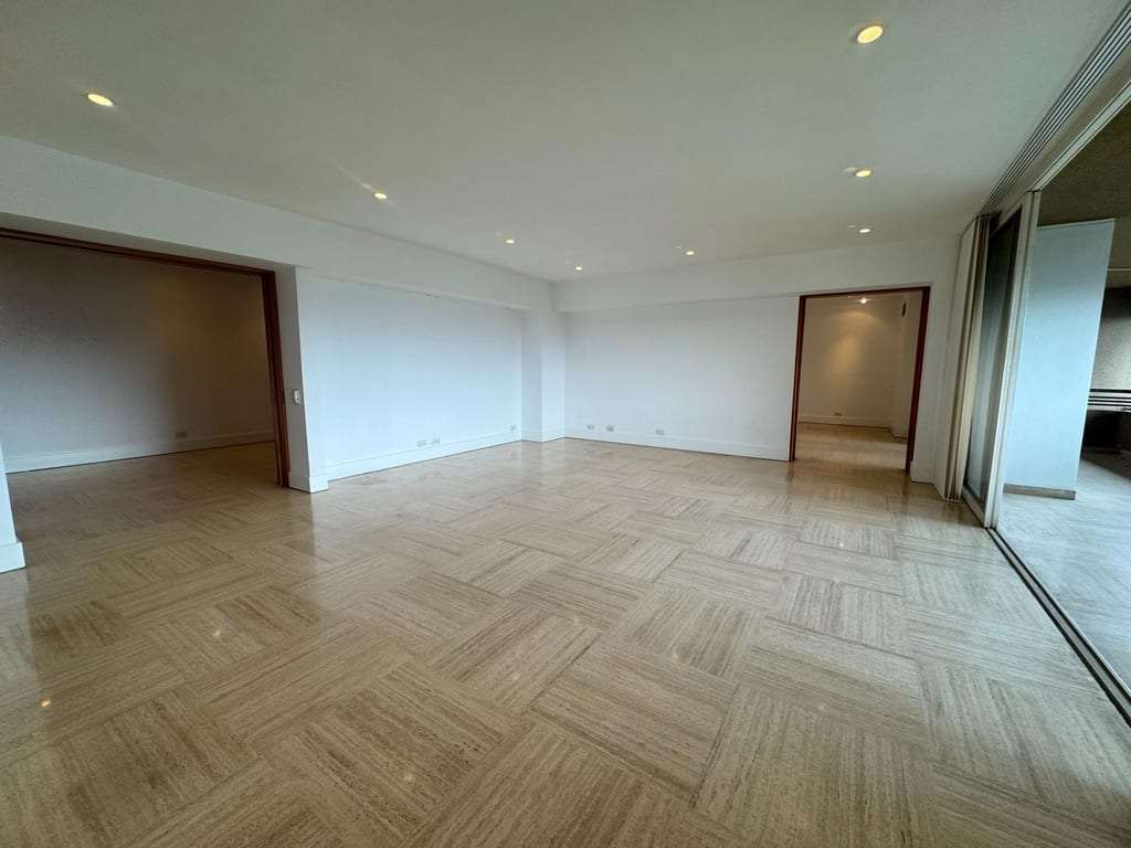 Apartamento en Altamira, Caracas - 1