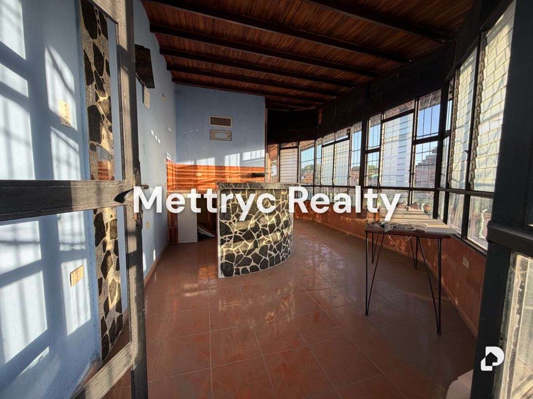 Local comercial en Los Guayos, Valencia – 14