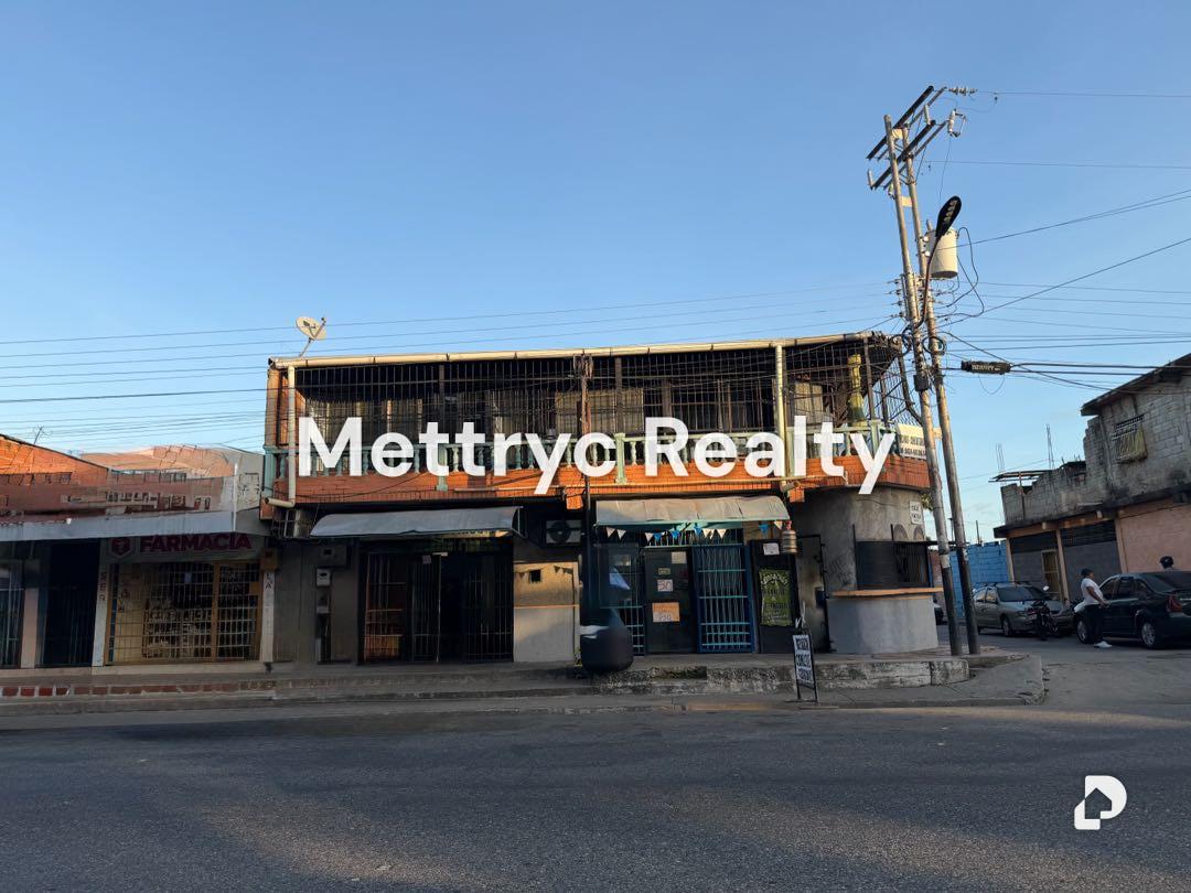 Local comercial en Los Guayos, Valencia – 1