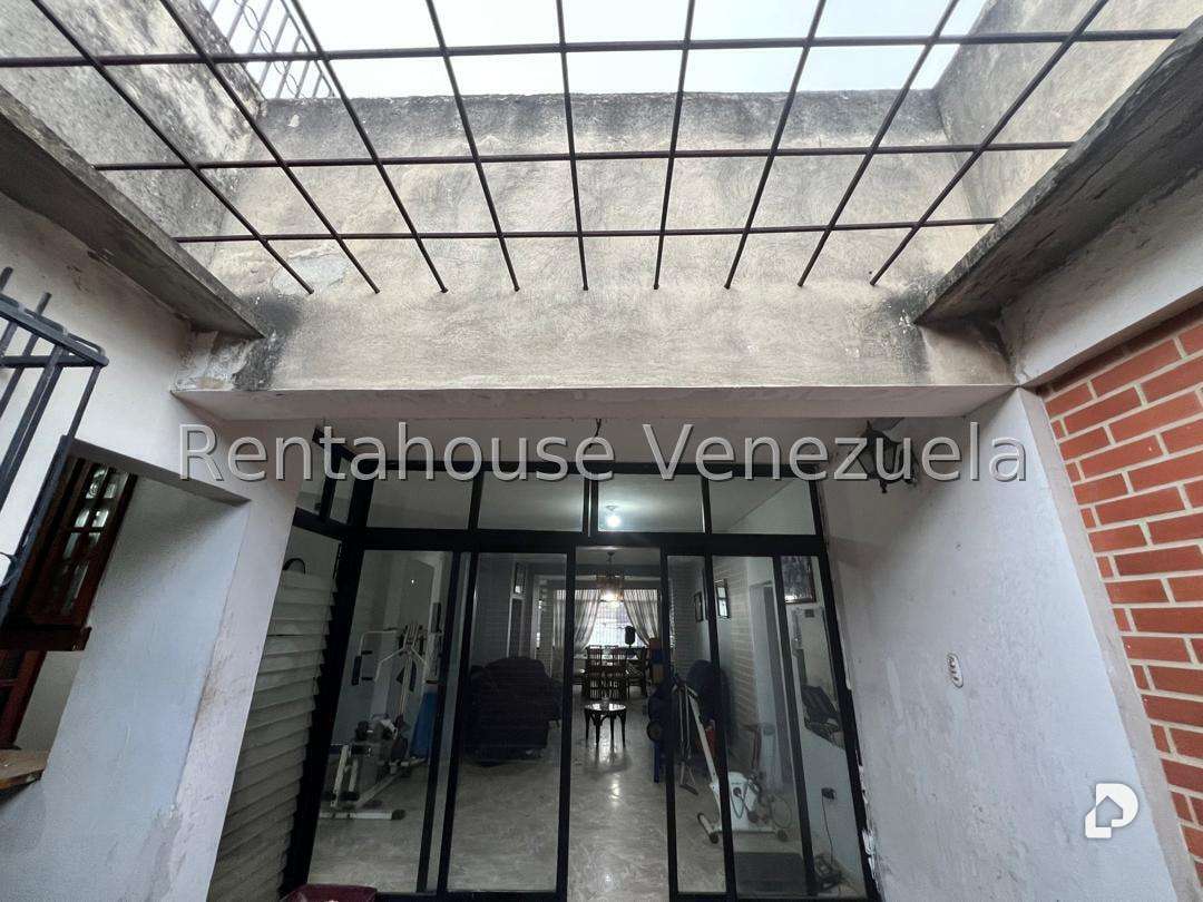 House in Catia, Caracas – 11