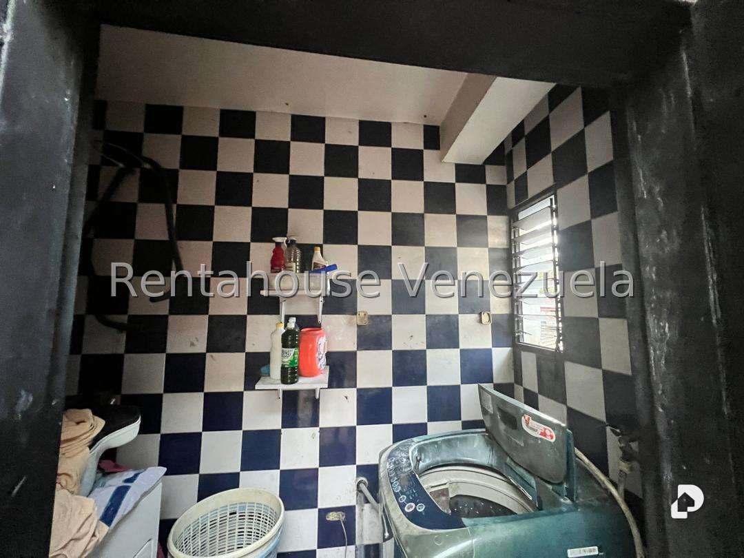 House in Catia, Caracas – 12