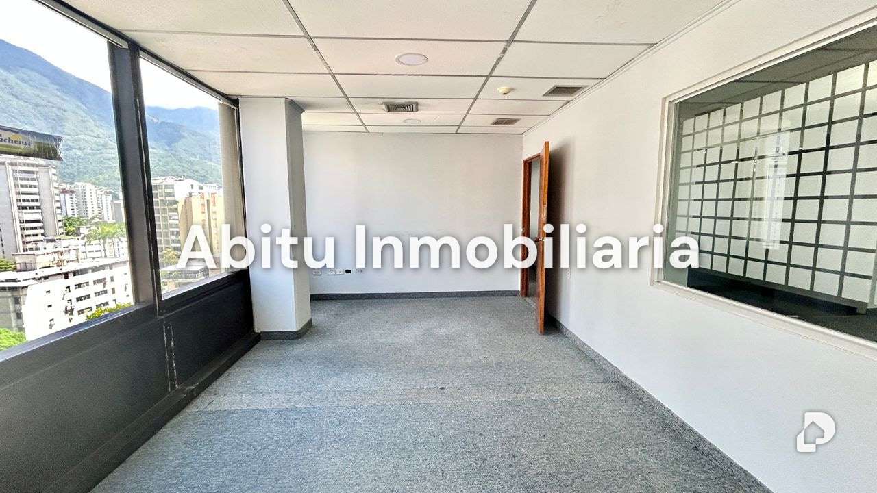 Office in Altamira, Caracas – 12