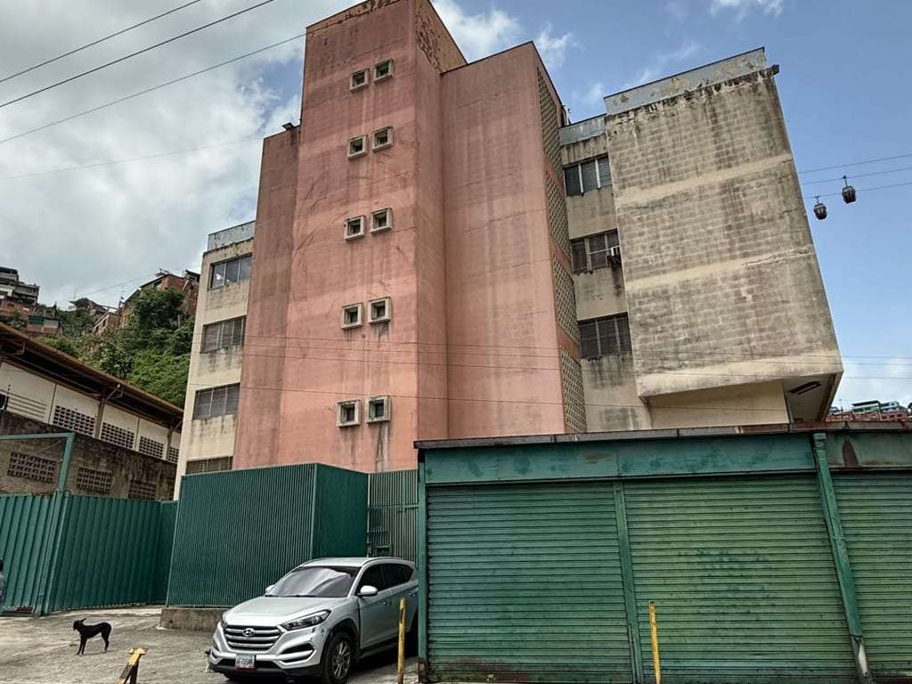 Edificio en Palo Verde, Caracas - 1