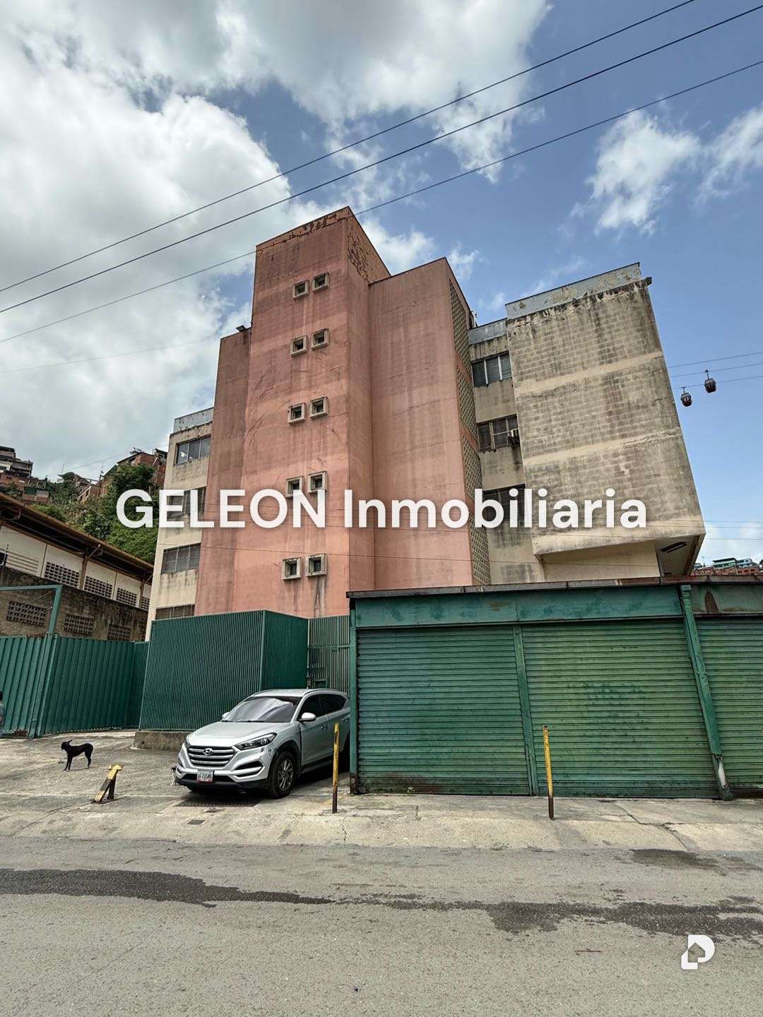 Edificio en Palo Verde, Caracas – 1