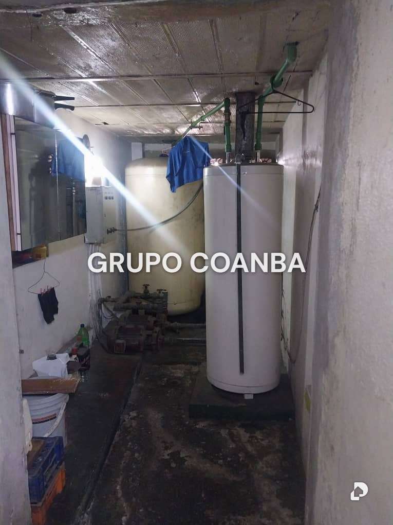 Edificio en La Florida, Caracas – 13
