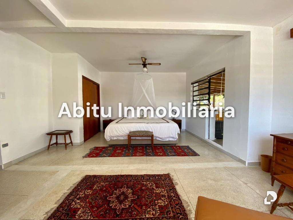 House in Altamira, Caracas – 12