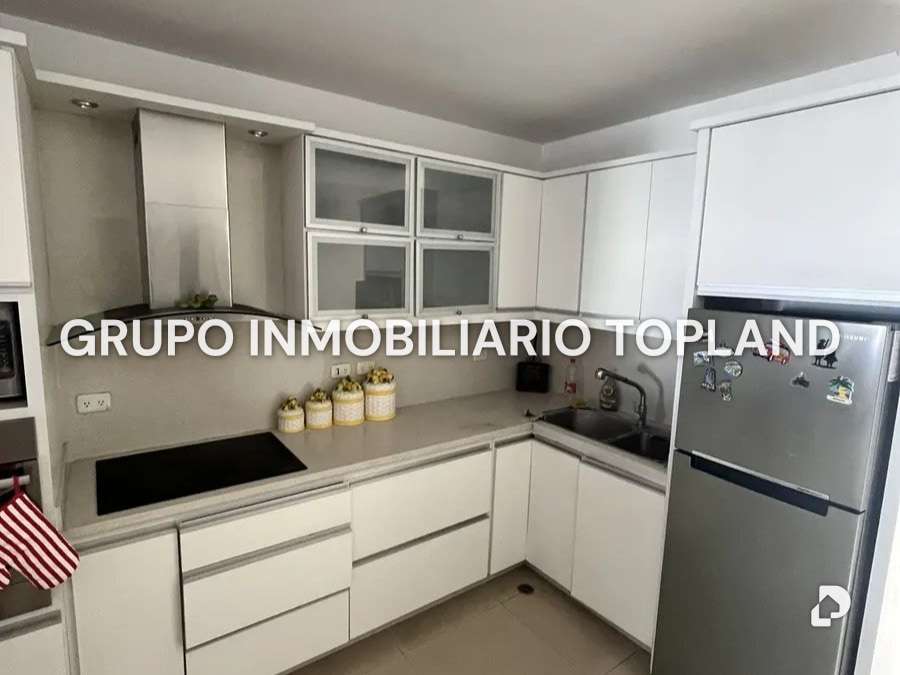 Apartamento en Centro Comercial La Vela, Porlamar – 2