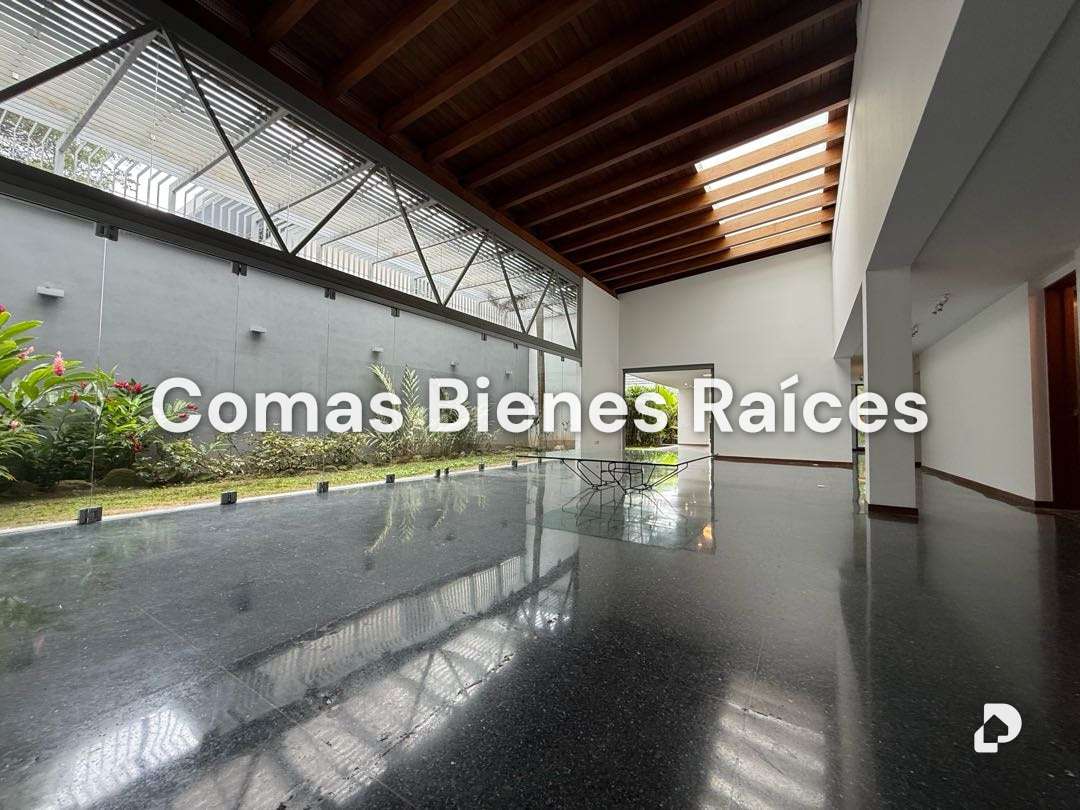 Casa en Altamira, Caracas – 8