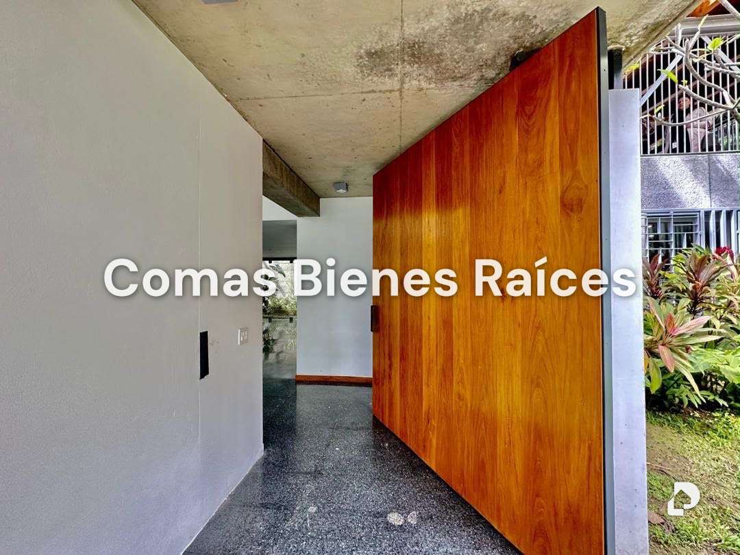 Casa en Altamira, Caracas – 15