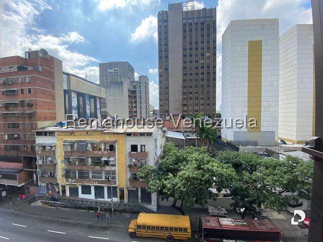 Edificio en Catedral, Caracas – 1