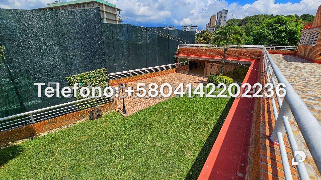 Casa en Cumbres de Curumo, Caracas – 33