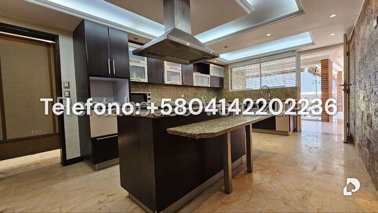 Casa en Cumbres de Curumo, Caracas – 76