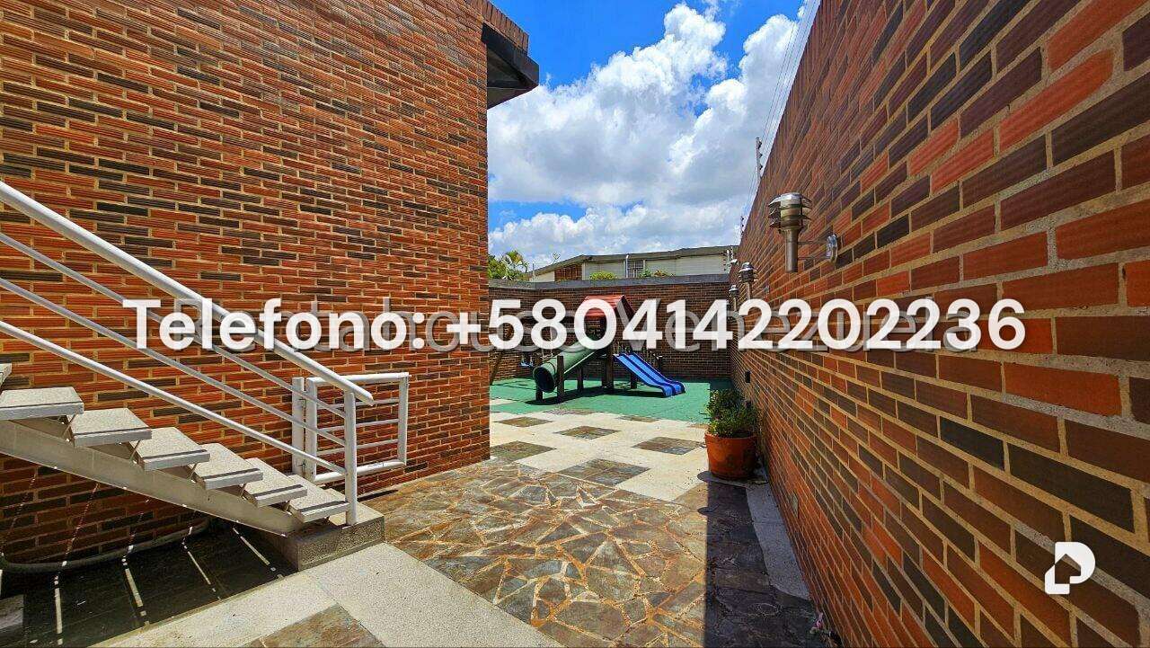 Casa en Cumbres de Curumo, Caracas – 82