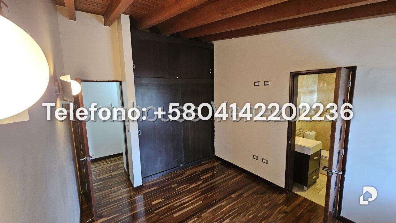 Casa en Cumbres de Curumo, Caracas – 130