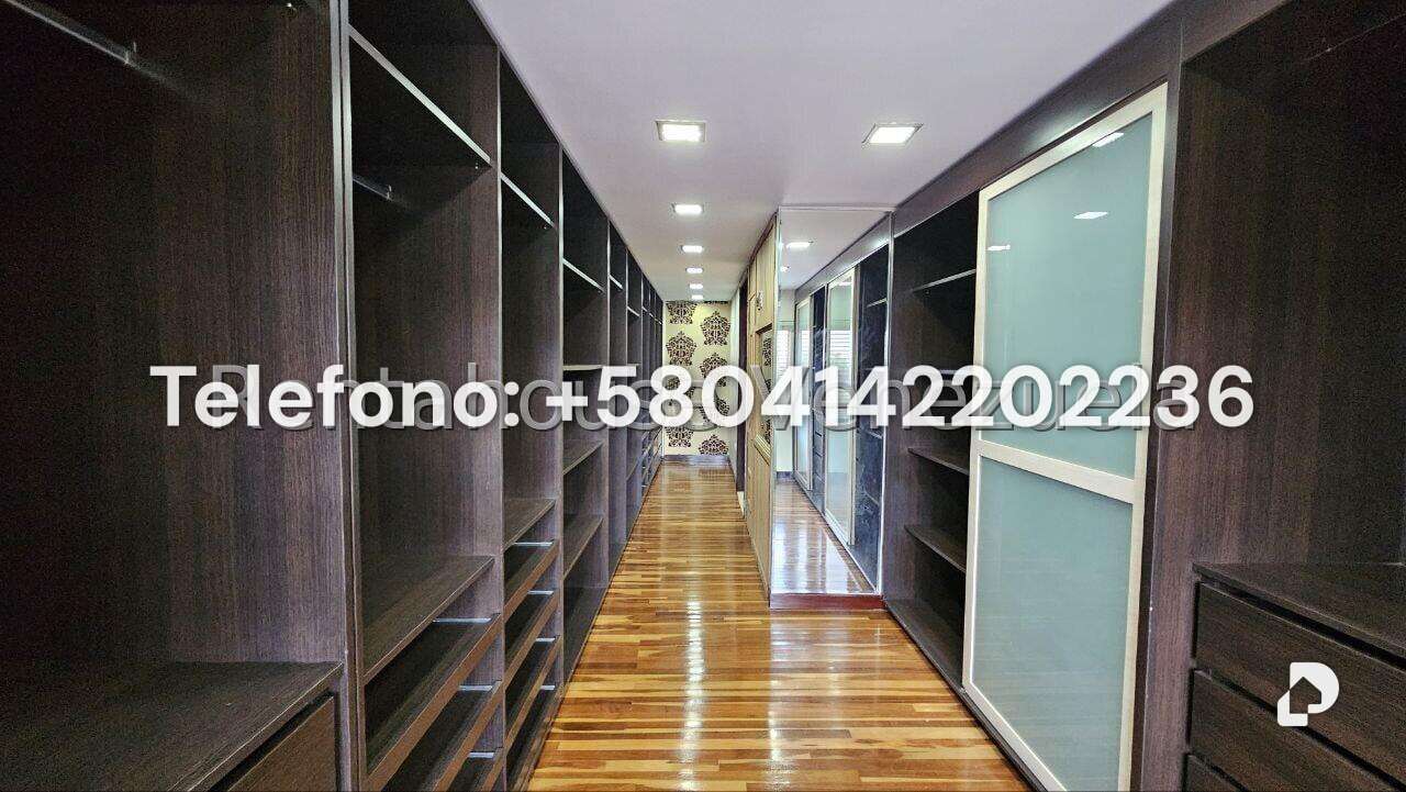 Casa en Cumbres de Curumo, Caracas – 58