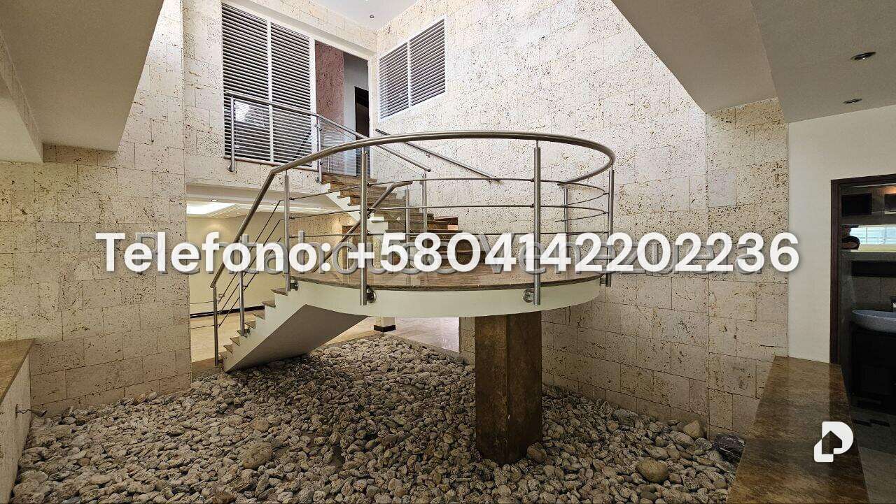 Casa en Cumbres de Curumo, Caracas – 98