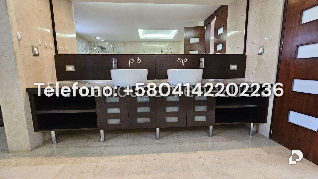 Casa en Cumbres de Curumo, Caracas – 14