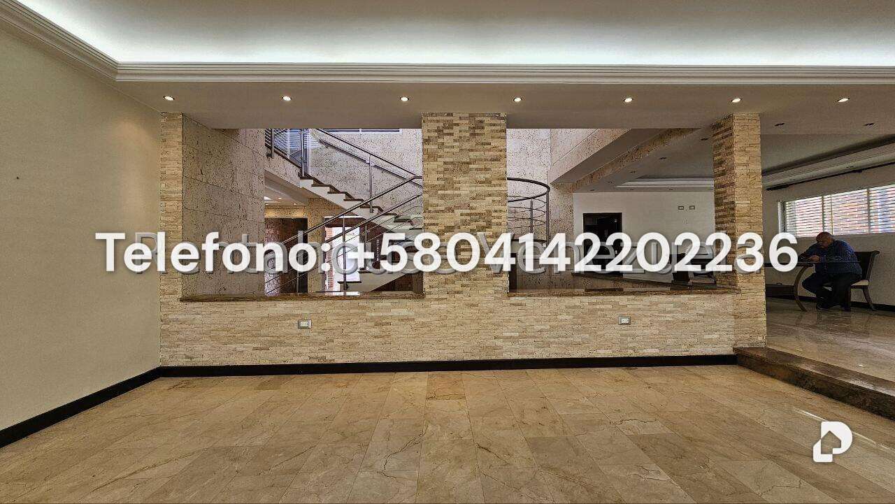Casa en Cumbres de Curumo, Caracas – 96