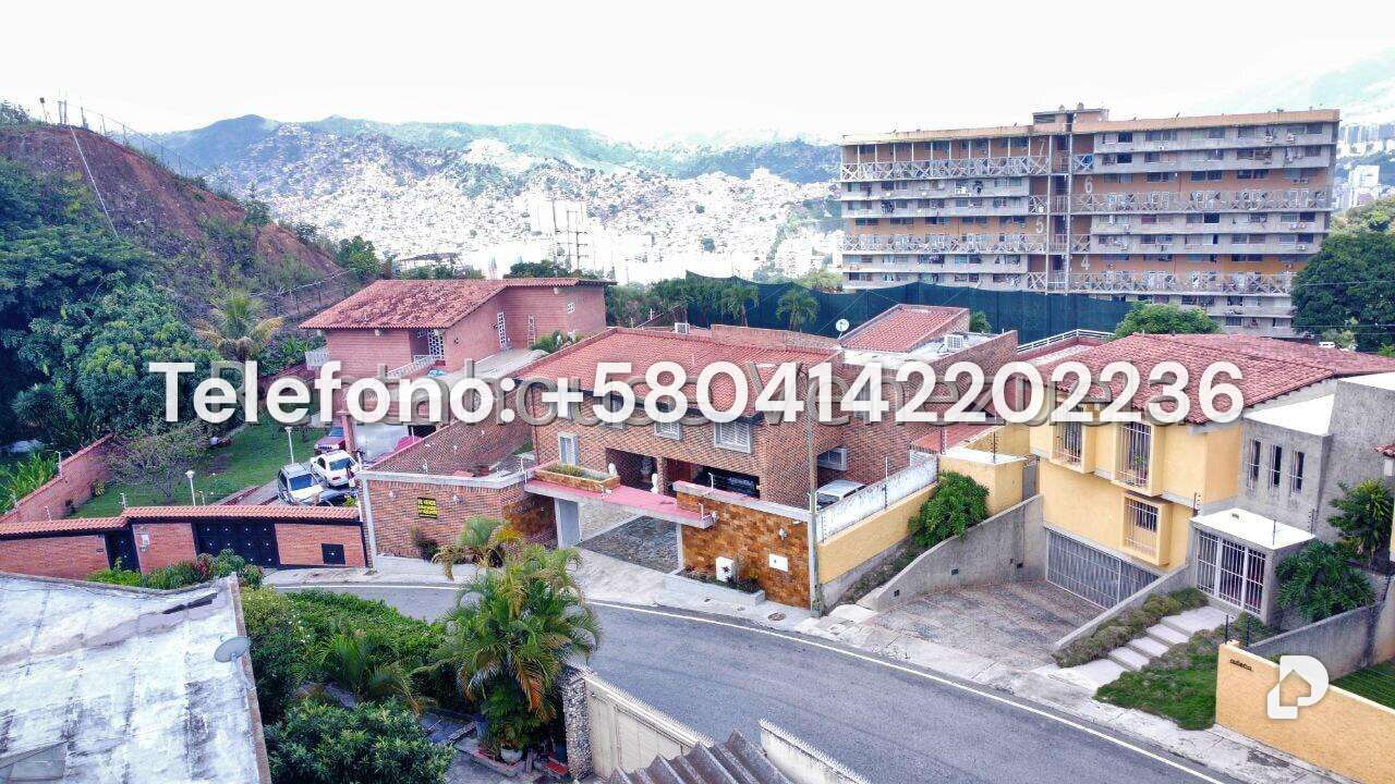 Casa en Cumbres de Curumo, Caracas – 26