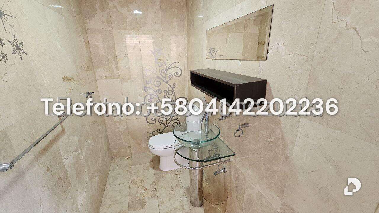 Casa en Cumbres de Curumo, Caracas – 61