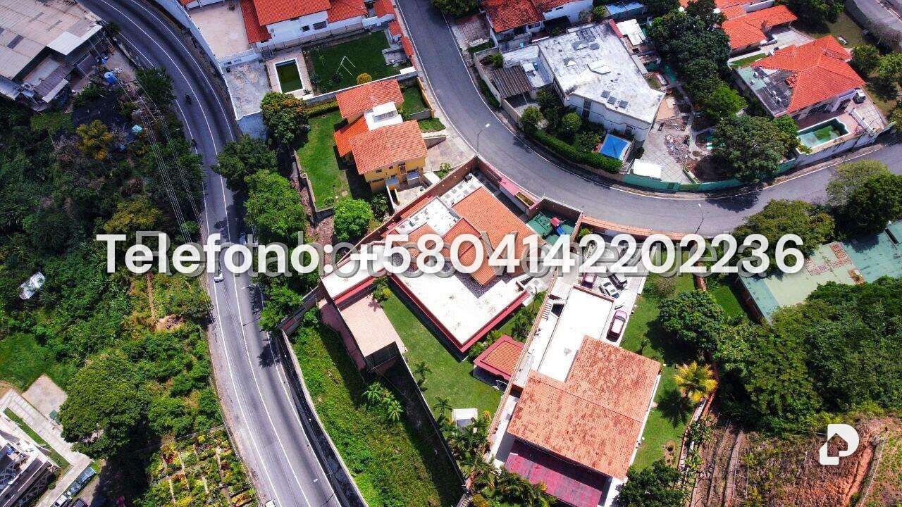 Casa en Cumbres de Curumo, Caracas – 28