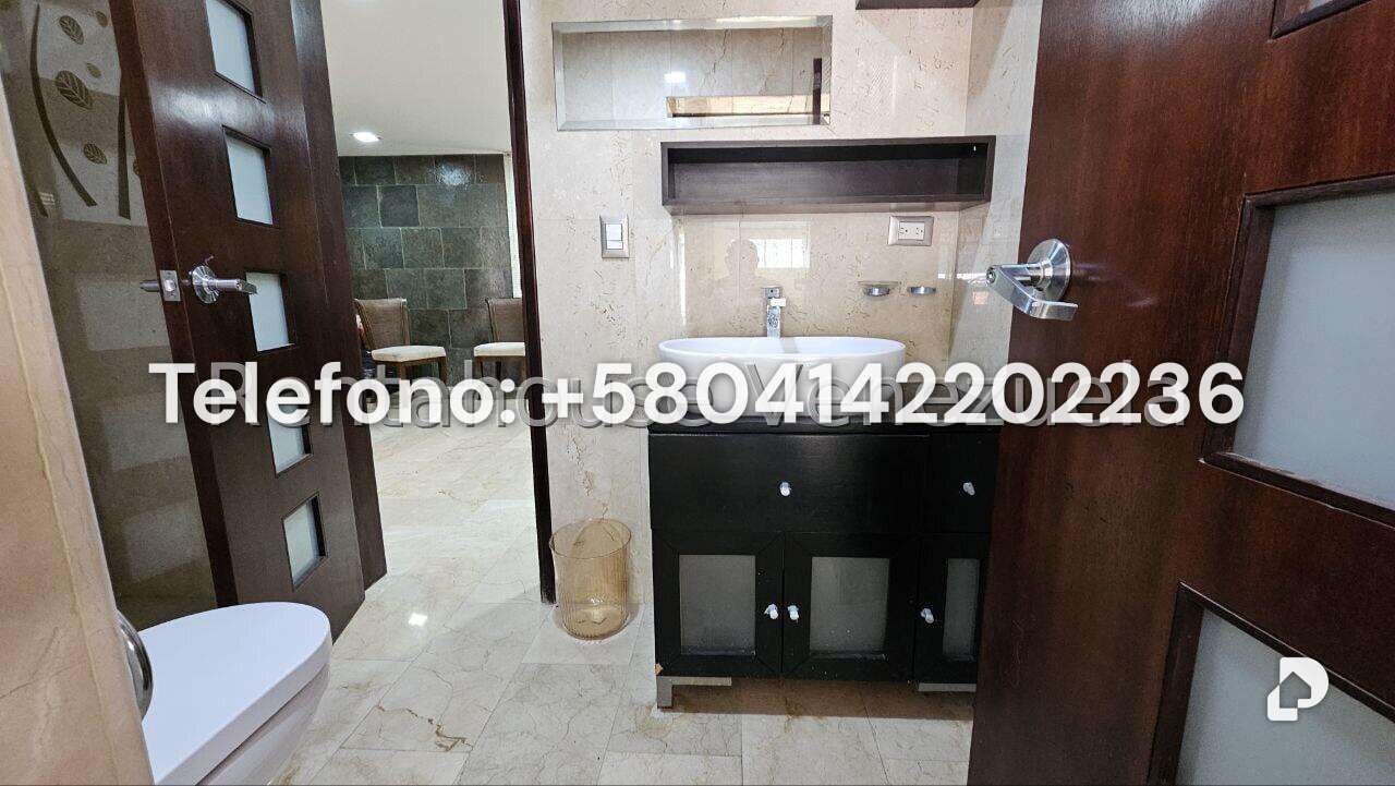 Casa en Cumbres de Curumo, Caracas – 95