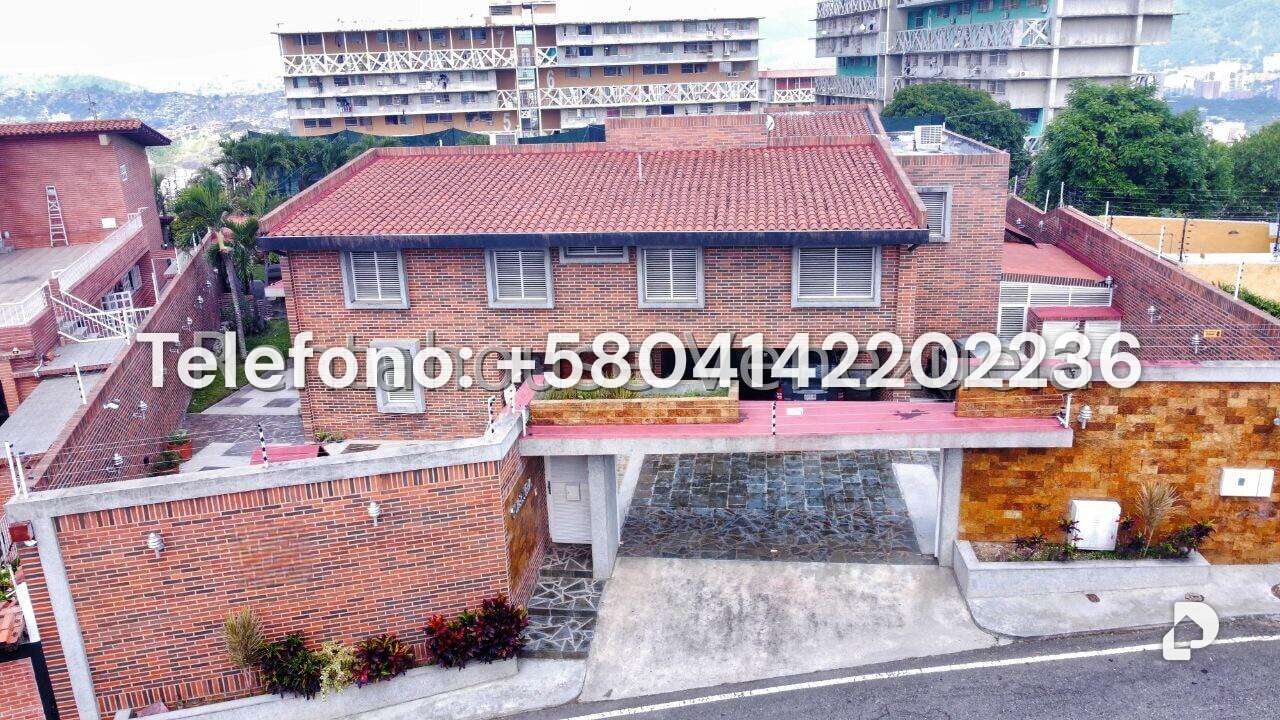 Casa en Cumbres de Curumo, Caracas – 22