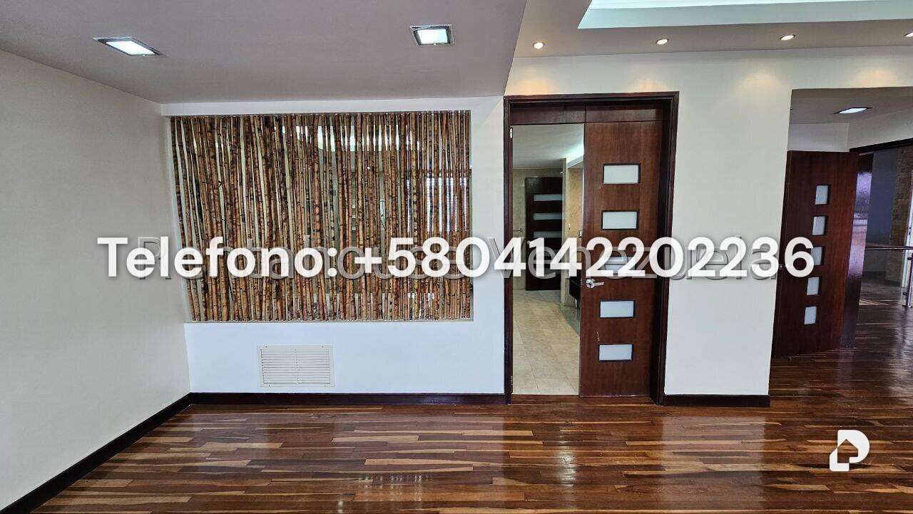 Casa en Cumbres de Curumo, Caracas – 120
