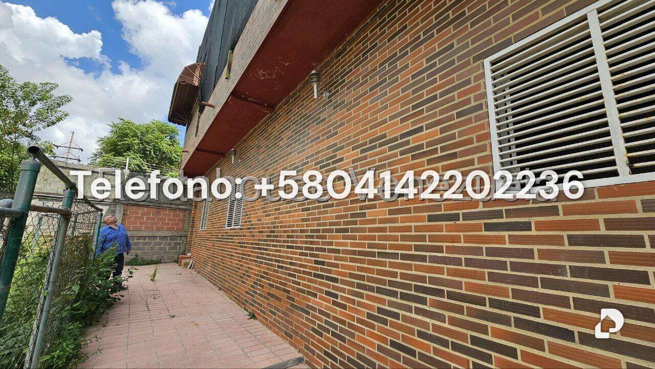 Casa en Cumbres de Curumo, Caracas – 17