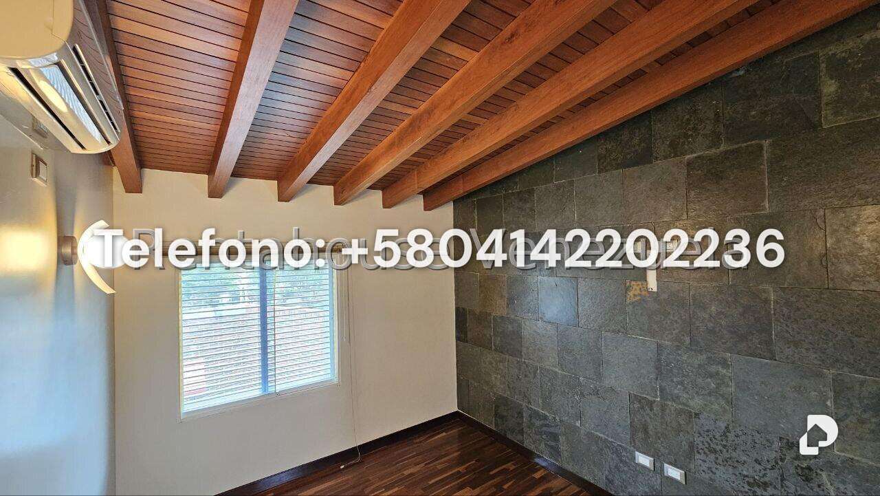 Casa en Cumbres de Curumo, Caracas – 123