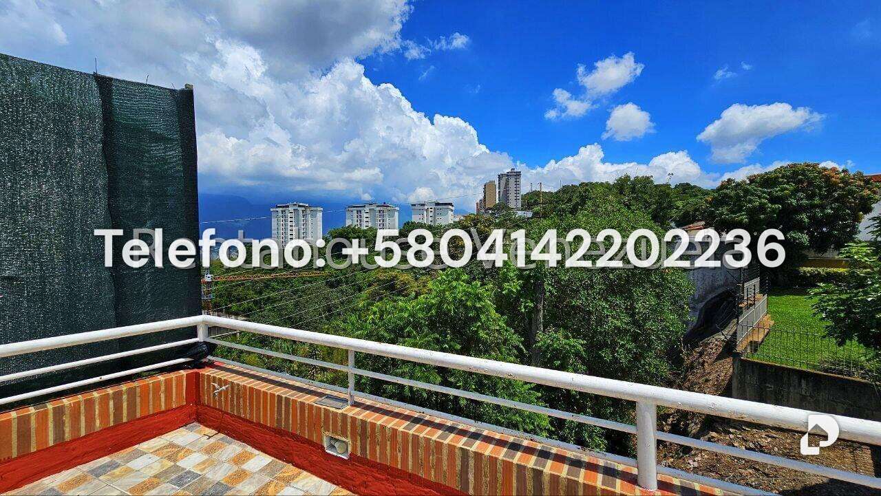 Casa en Cumbres de Curumo, Caracas – 29