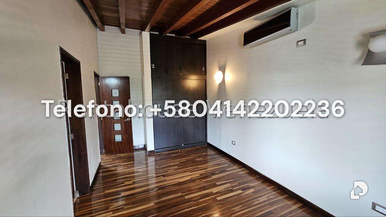 Casa en Cumbres de Curumo, Caracas – 125