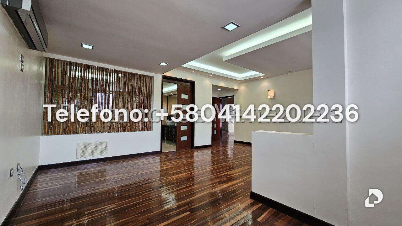 Casa en Cumbres de Curumo, Caracas – 111
