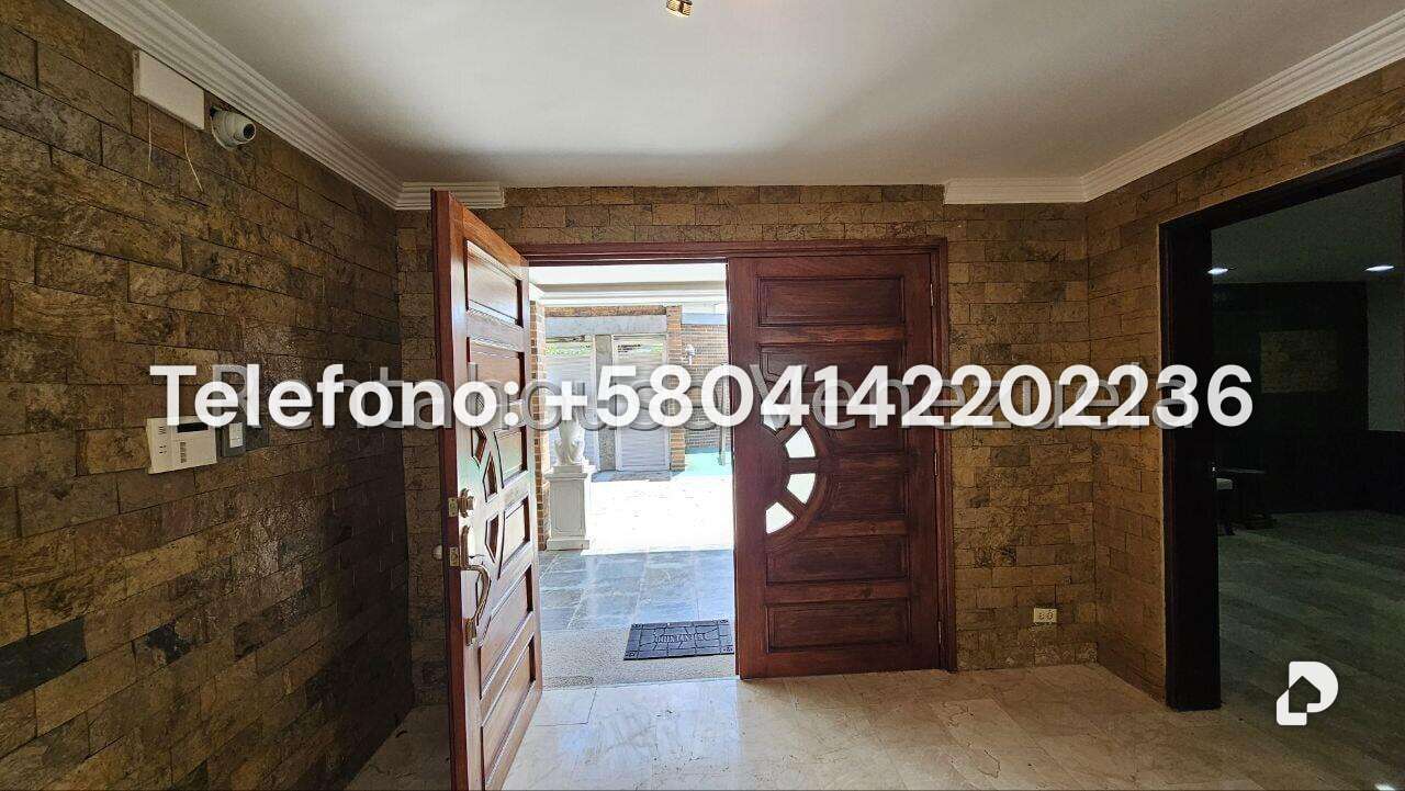 Casa en Cumbres de Curumo, Caracas – 13