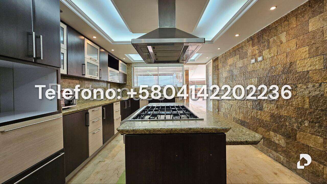 Casa en Cumbres de Curumo, Caracas – 92