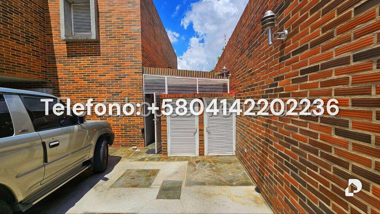 Casa en Cumbres de Curumo, Caracas – 8
