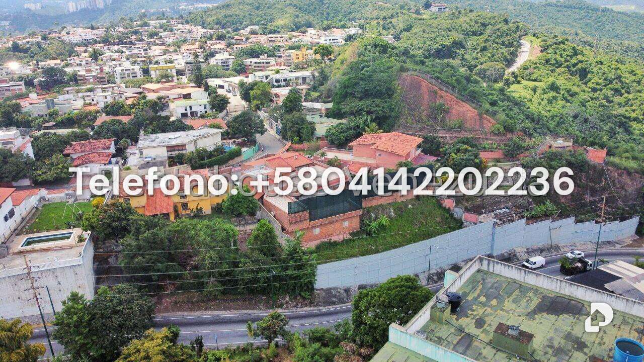 Casa en Cumbres de Curumo, Caracas – 30