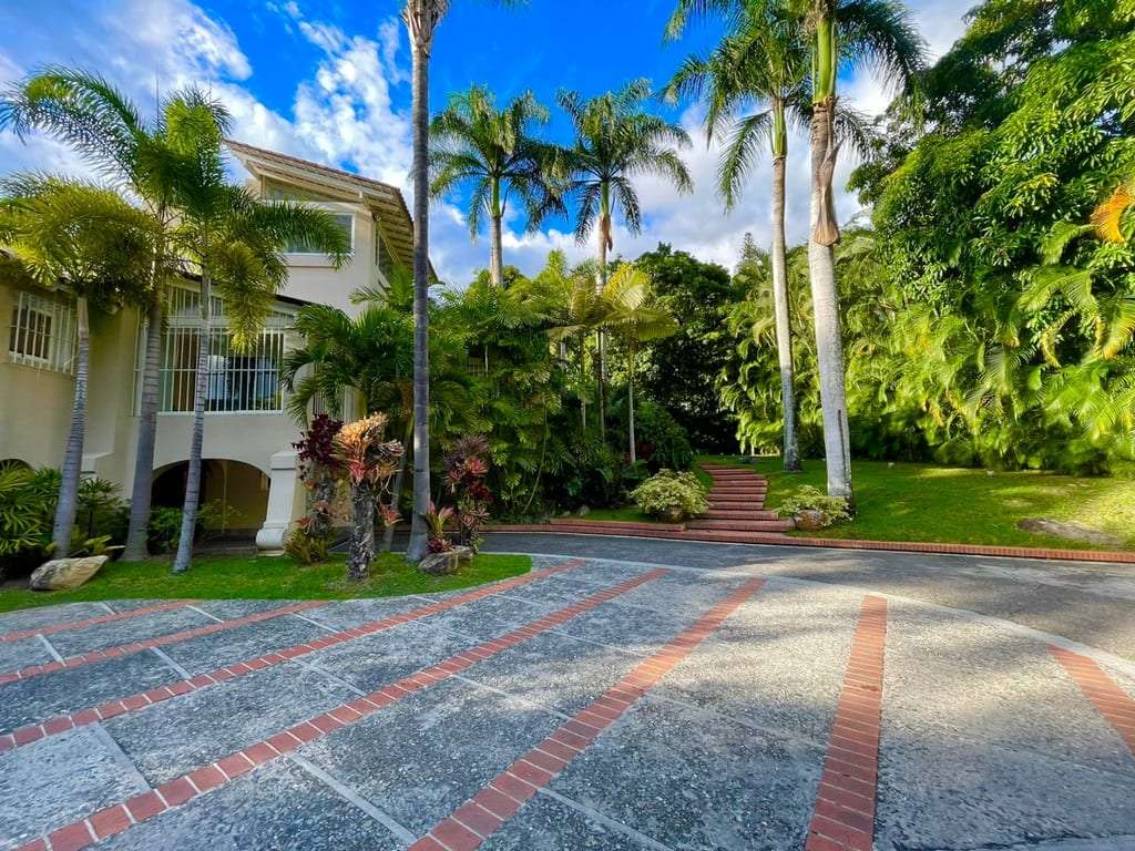 Casa en Country Club, Caracas - 1
