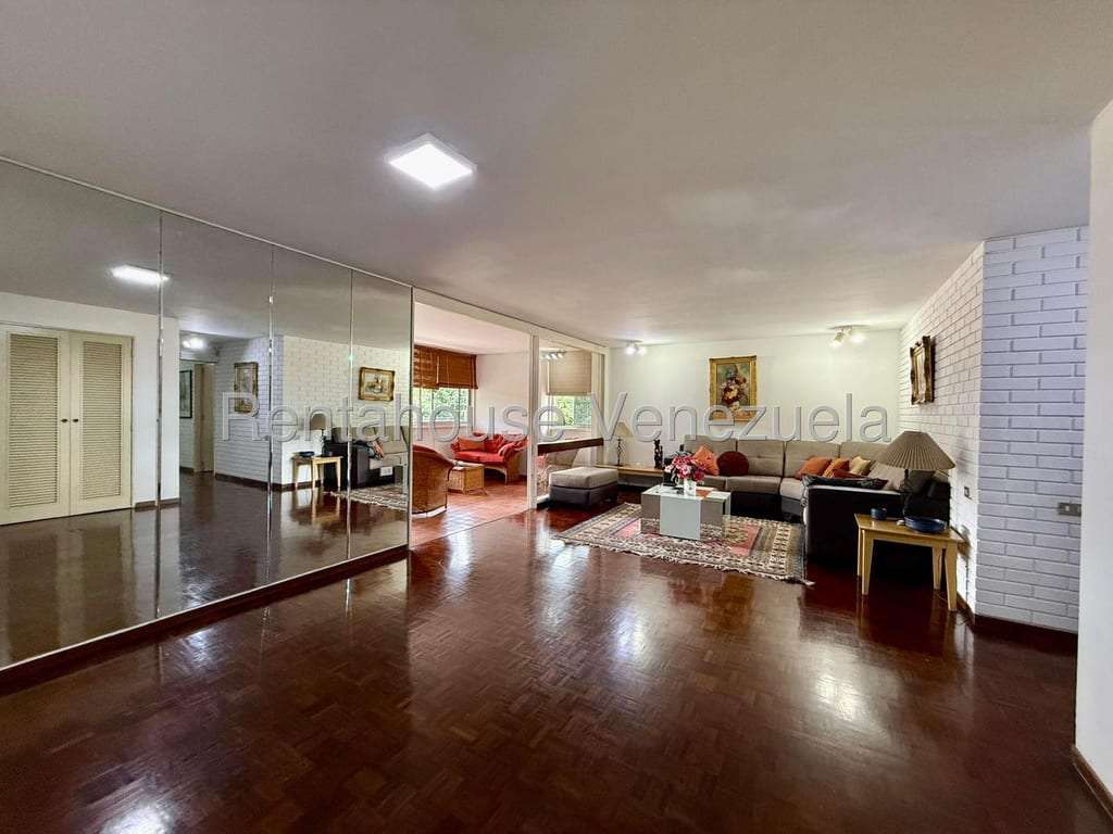 Apartamento en San Román, Caracas