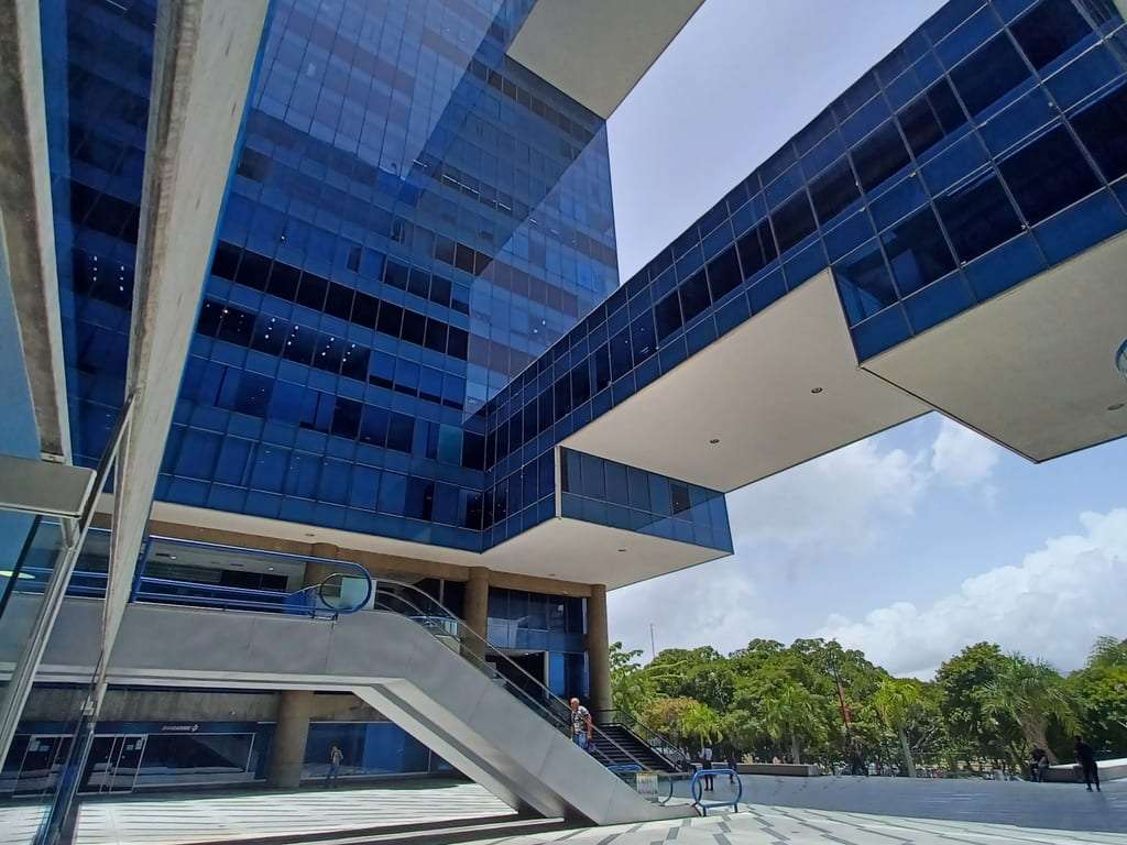 Oficina en Los Palos Grandes, Caracas - 1